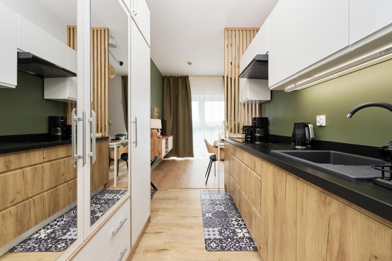 City Panorama Studio Apartments Jaworska 4 By Noclegi Renters Breslavia Exterior foto